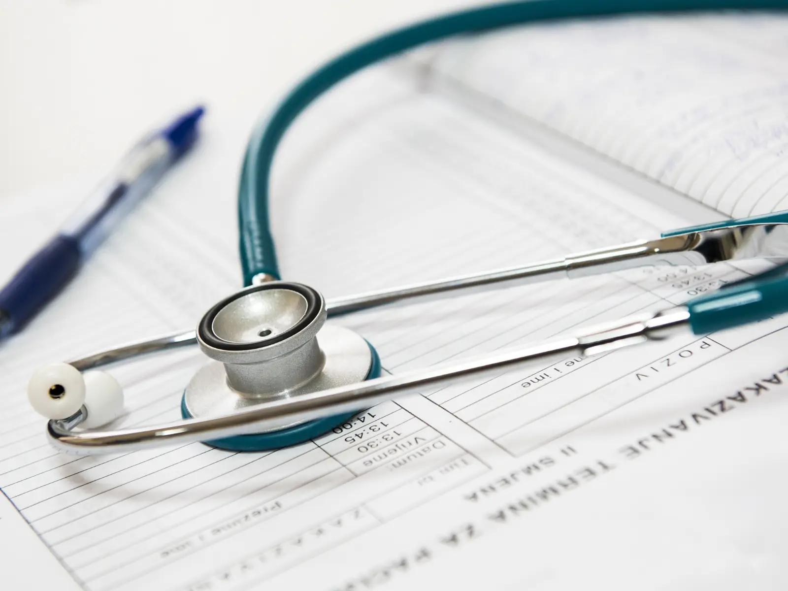 Supervisión médica de medicamentos para control de peso con seguimiento clínico en Clínica La Pradera
